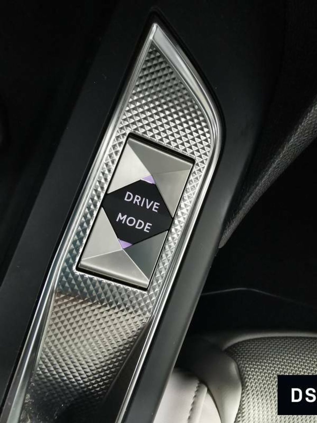 Foto DS Automobiles DS 3 26