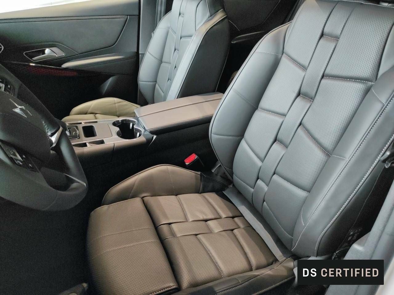 Foto DS Automobiles DS 7 8