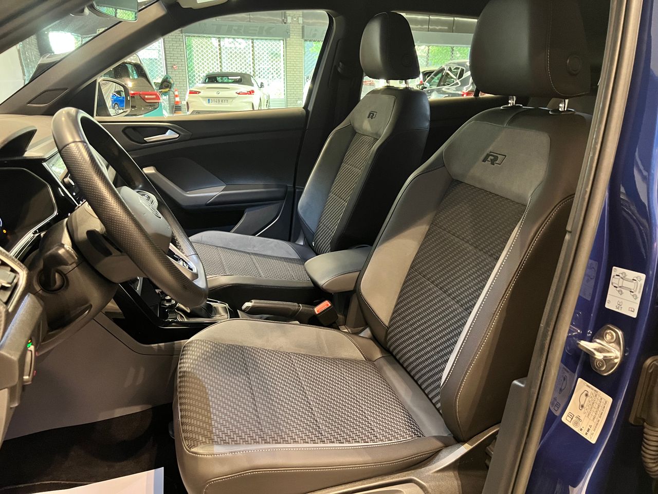 Foto Volkswagen T-Cross 11
