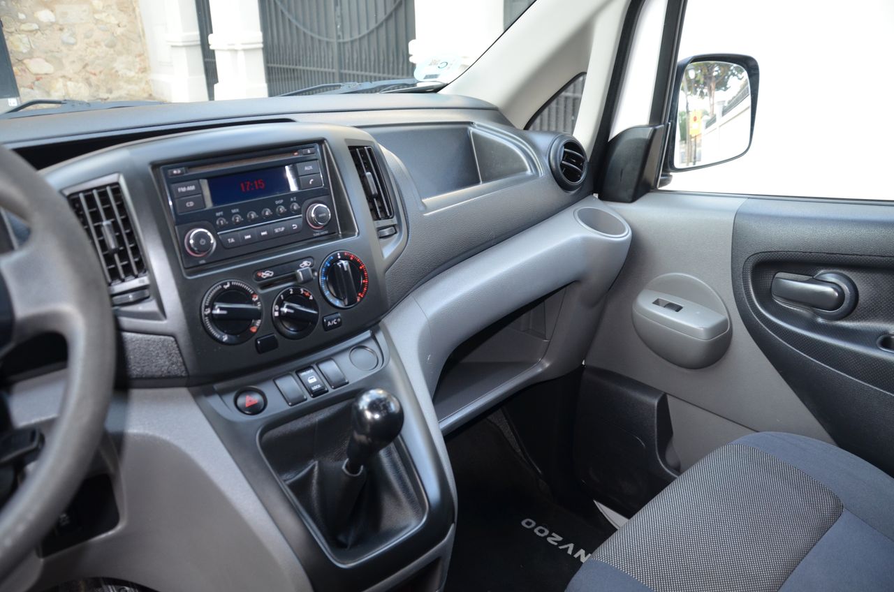 Foto Nissan NV200 17