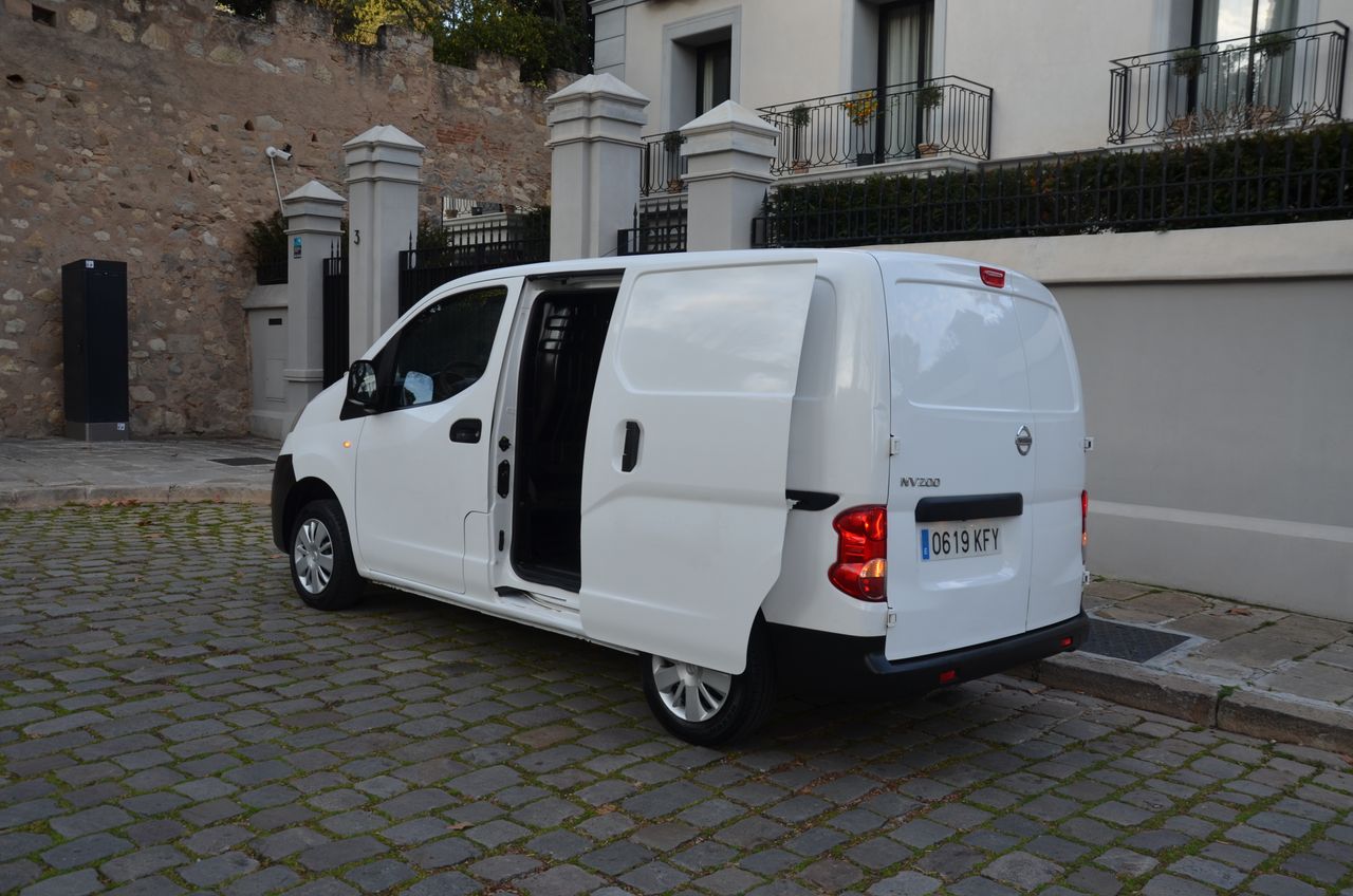 Foto Nissan NV200 23