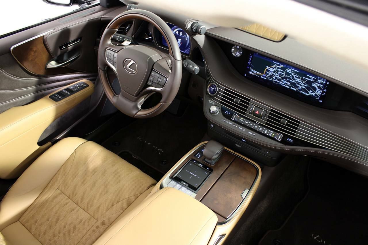 Foto Lexus LS 10