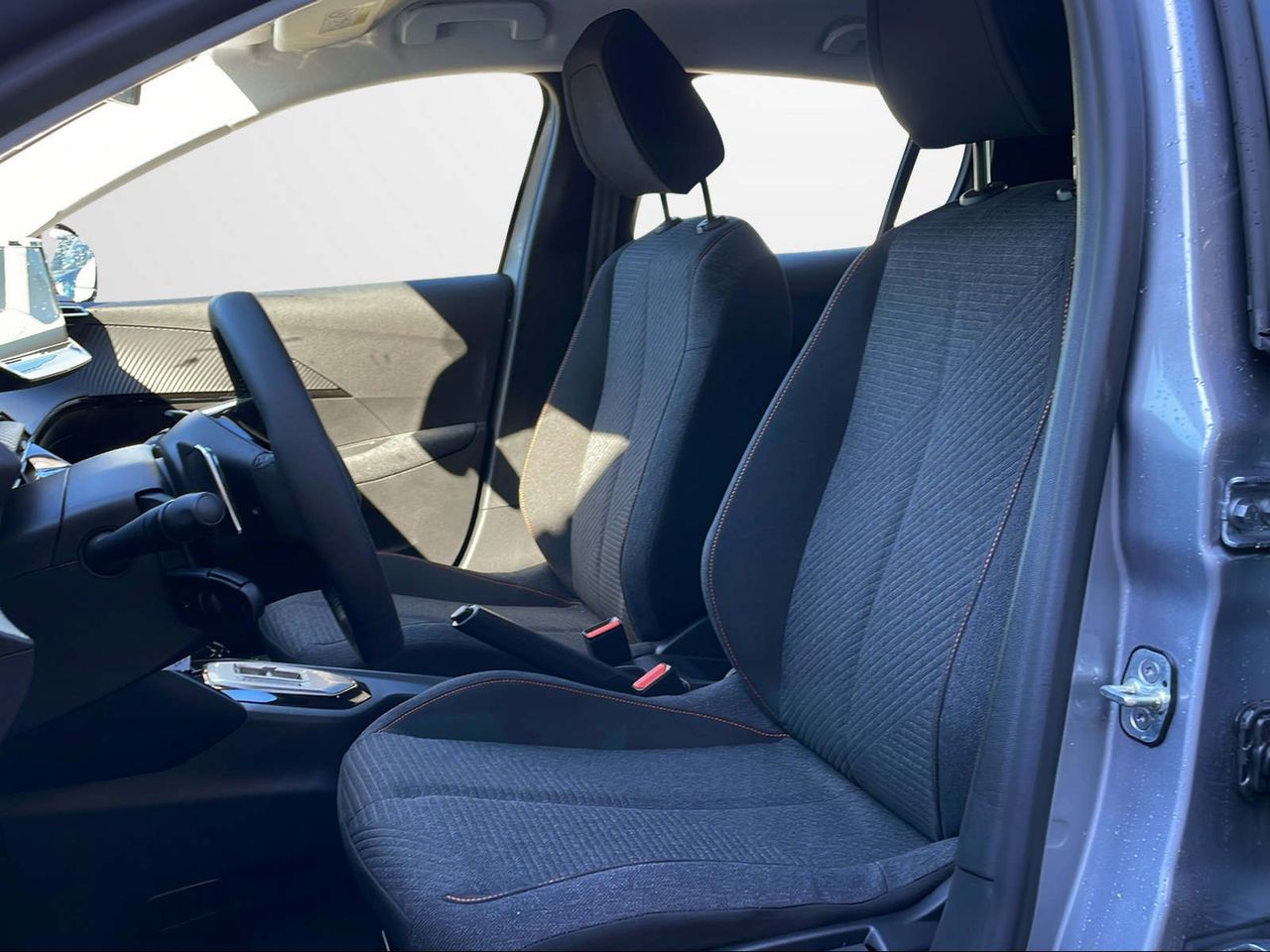 Foto Peugeot 208 11