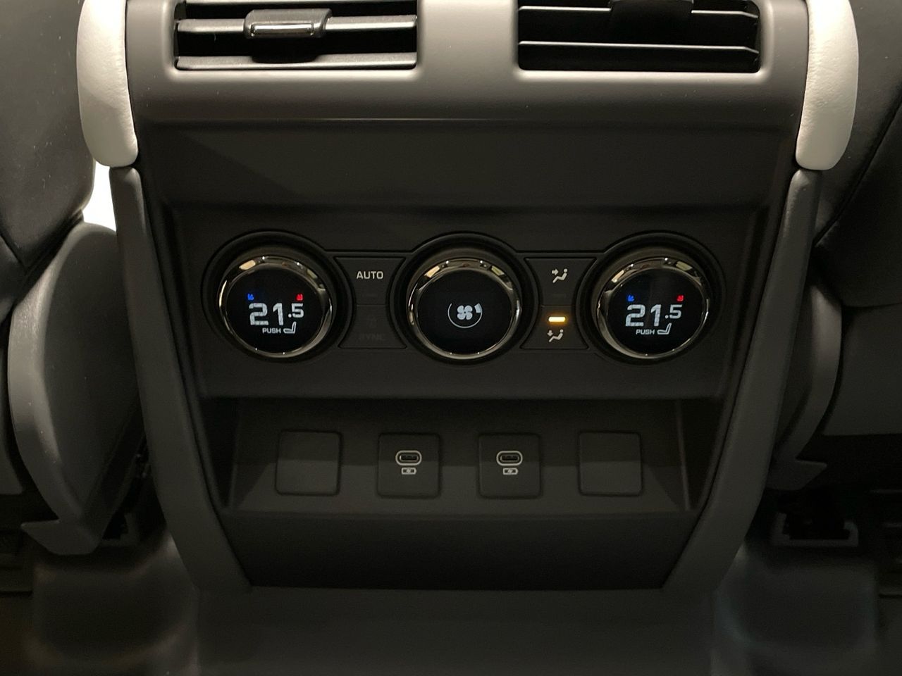Foto Land-Rover Defender 28