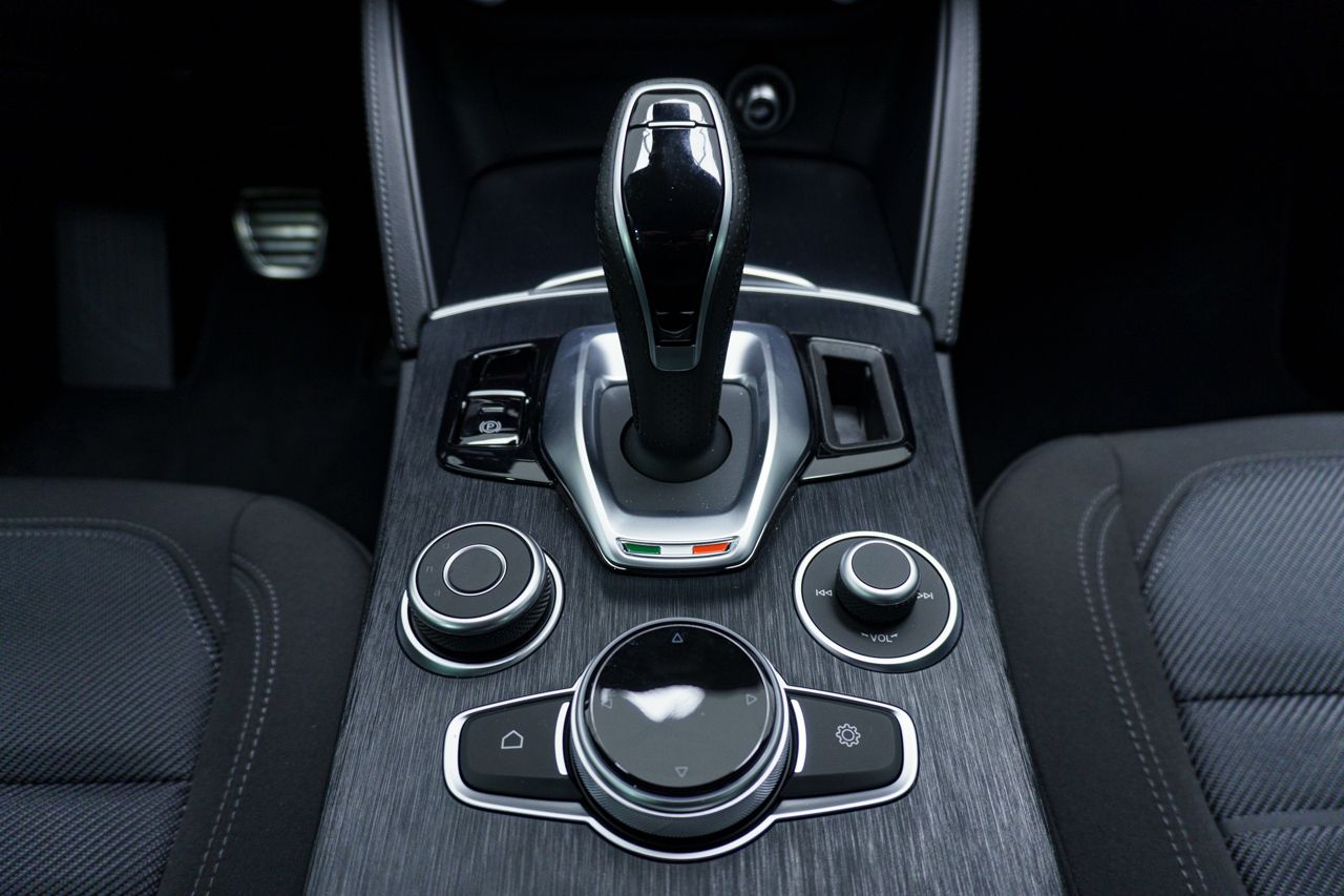 Foto Alfa Romeo Stelvio 22