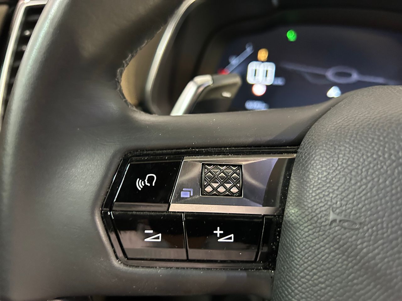 Foto DS Automobiles DS 7 31