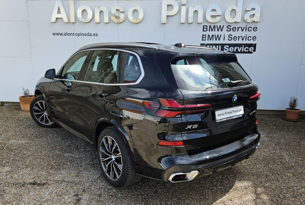 Foto BMW X5 8