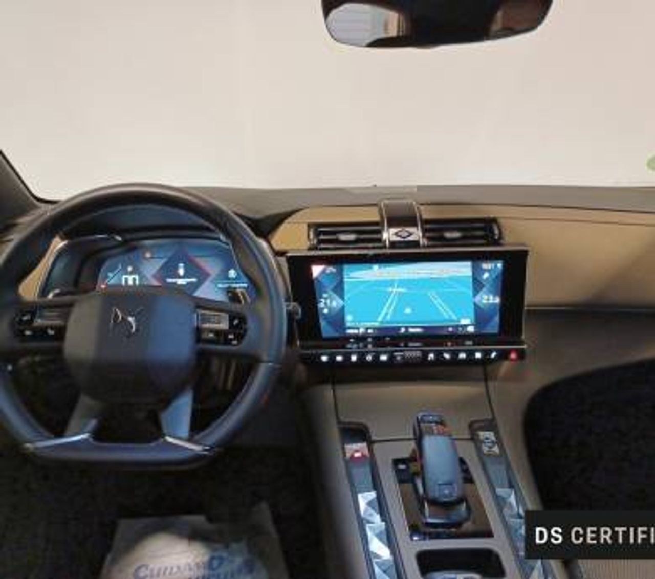 Foto DS Automobiles DS 7 9