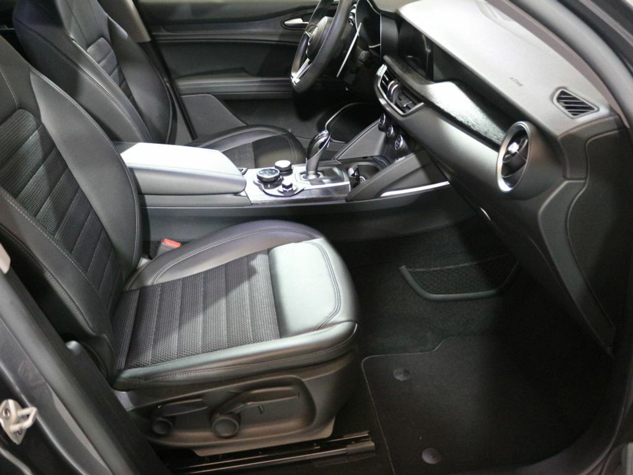 Foto Alfa Romeo Stelvio 16