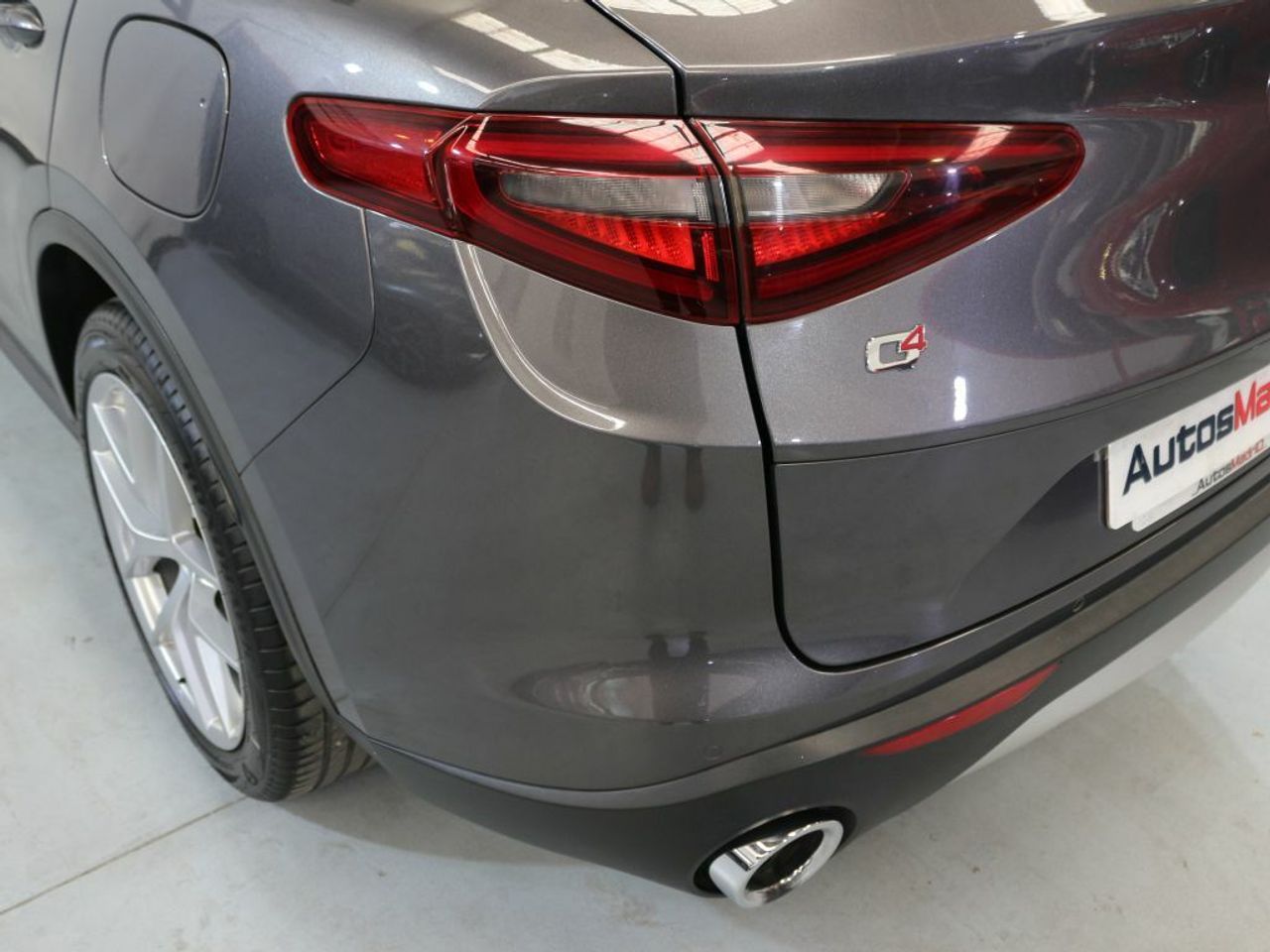 Foto Alfa Romeo Stelvio 35
