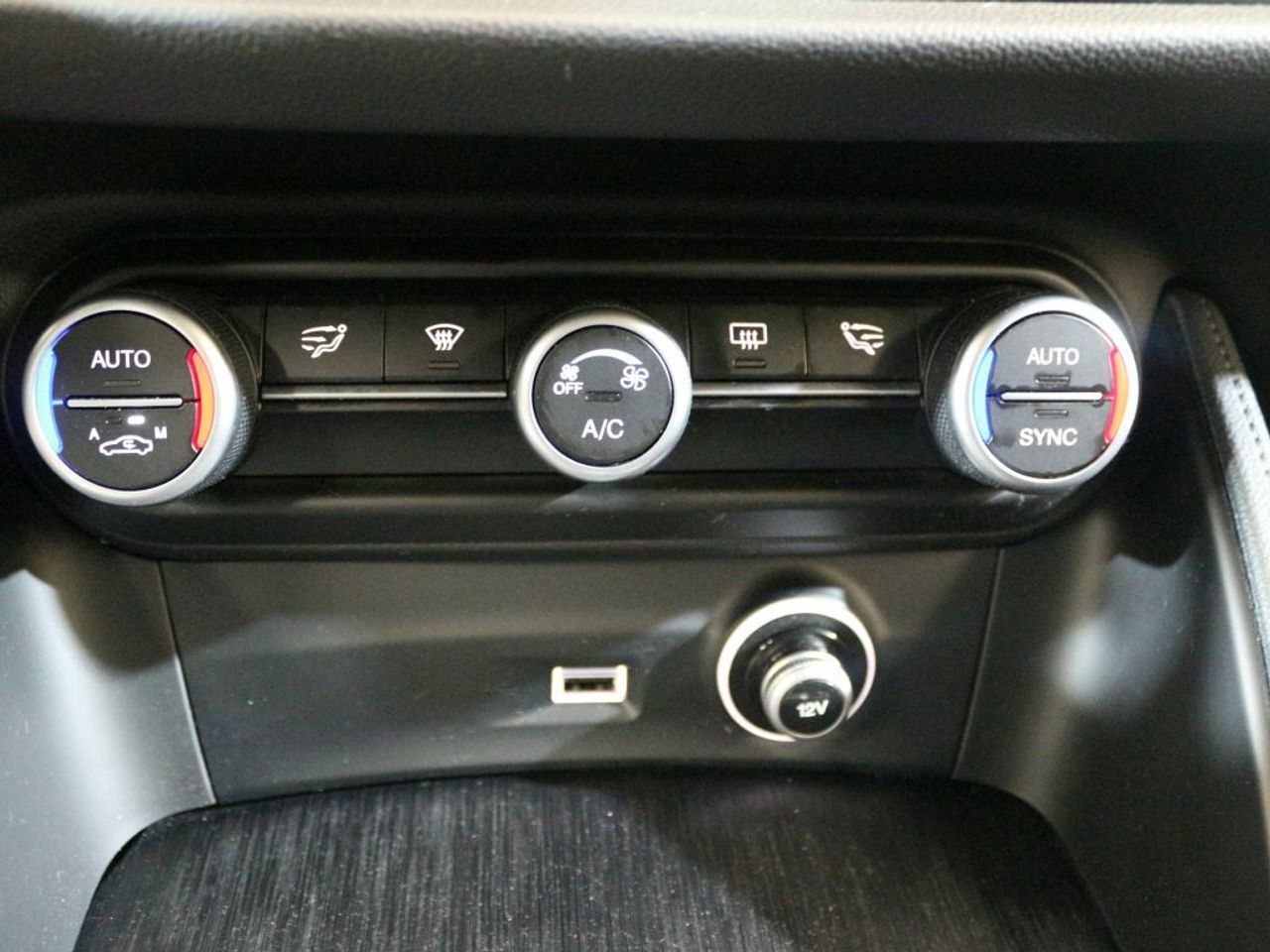 Foto Alfa Romeo Stelvio 28
