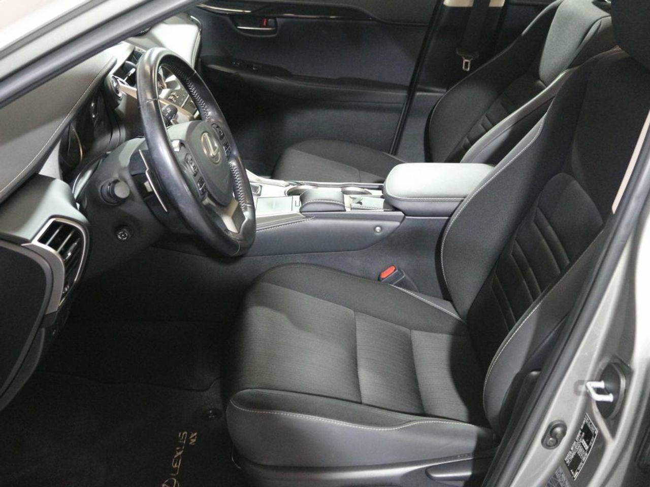 Foto Lexus NX 11