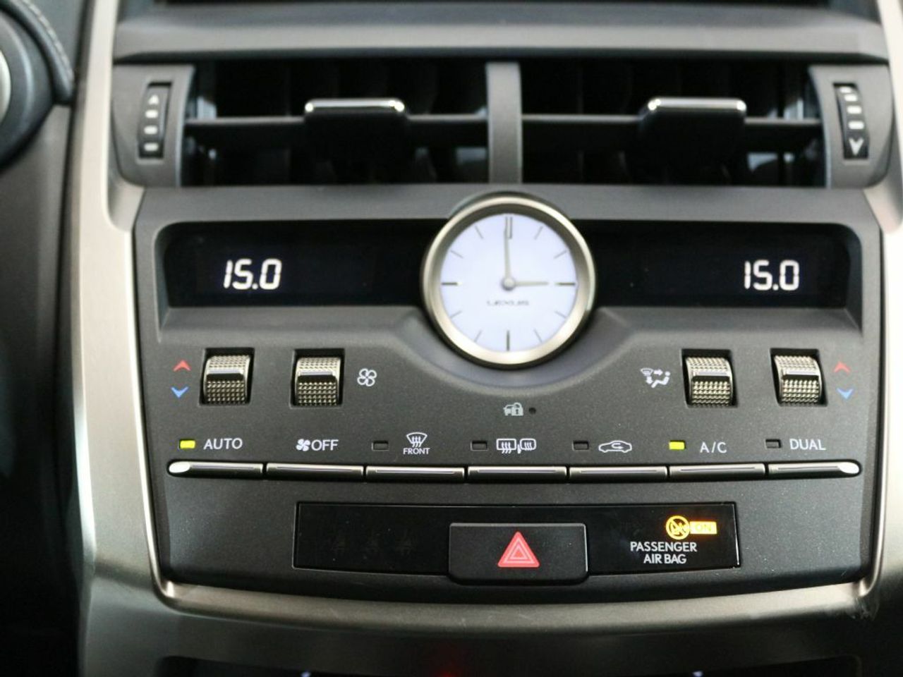 Foto Lexus NX 29