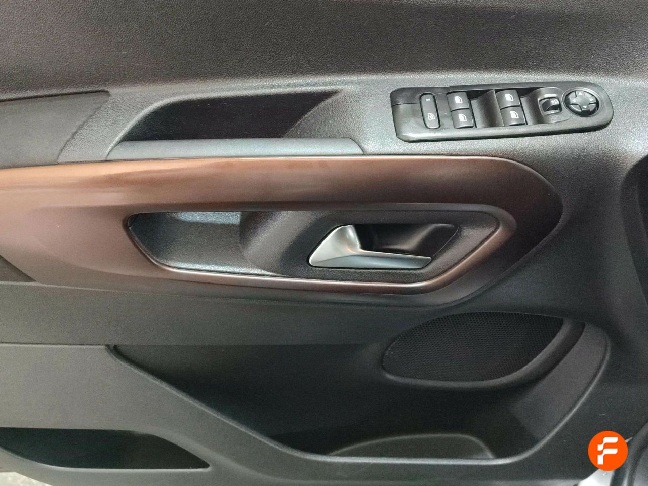 Foto Peugeot Rifter 8