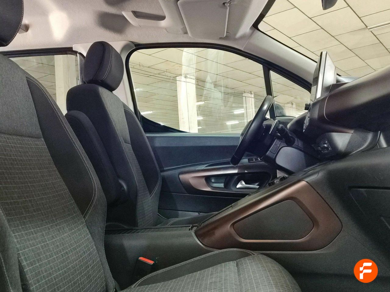 Foto Peugeot Rifter 23