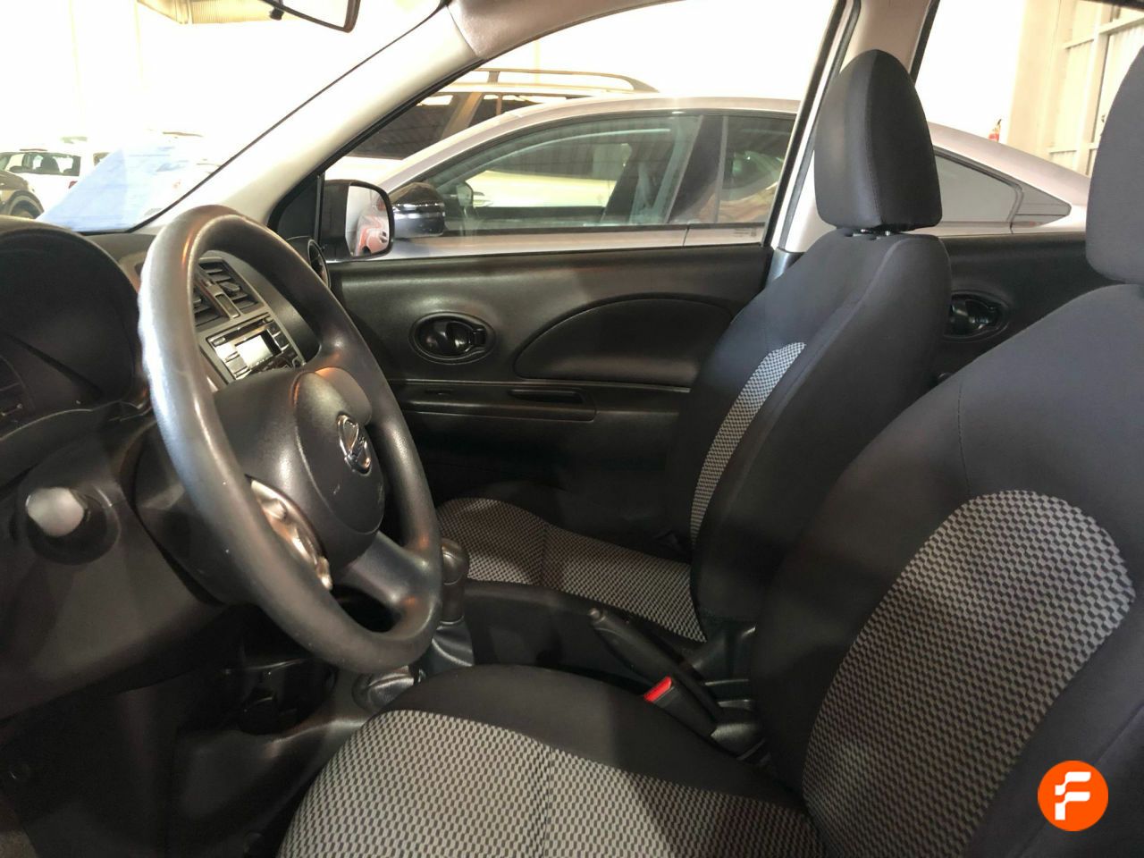 Foto Nissan Micra 10