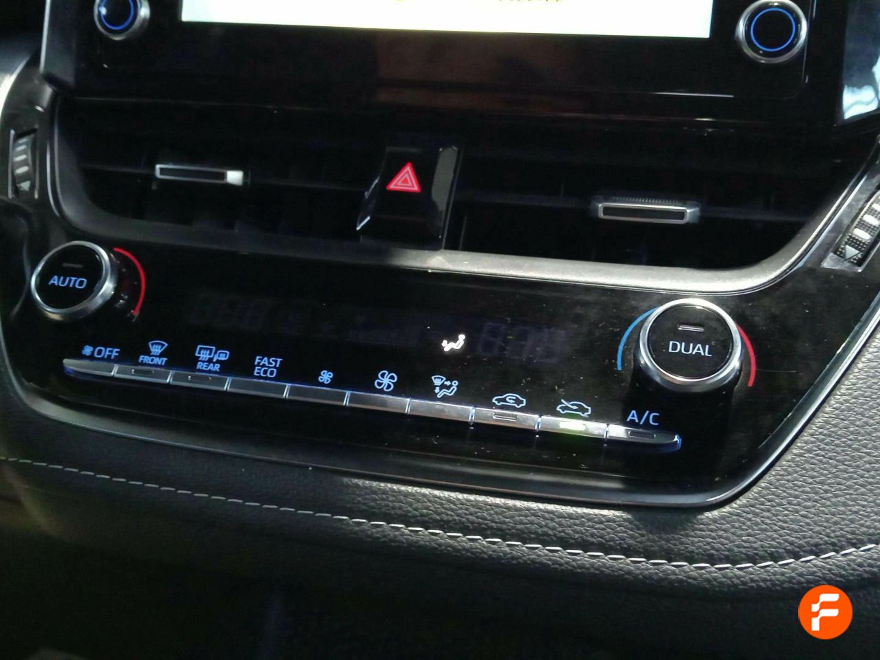 Foto Toyota Corolla 14