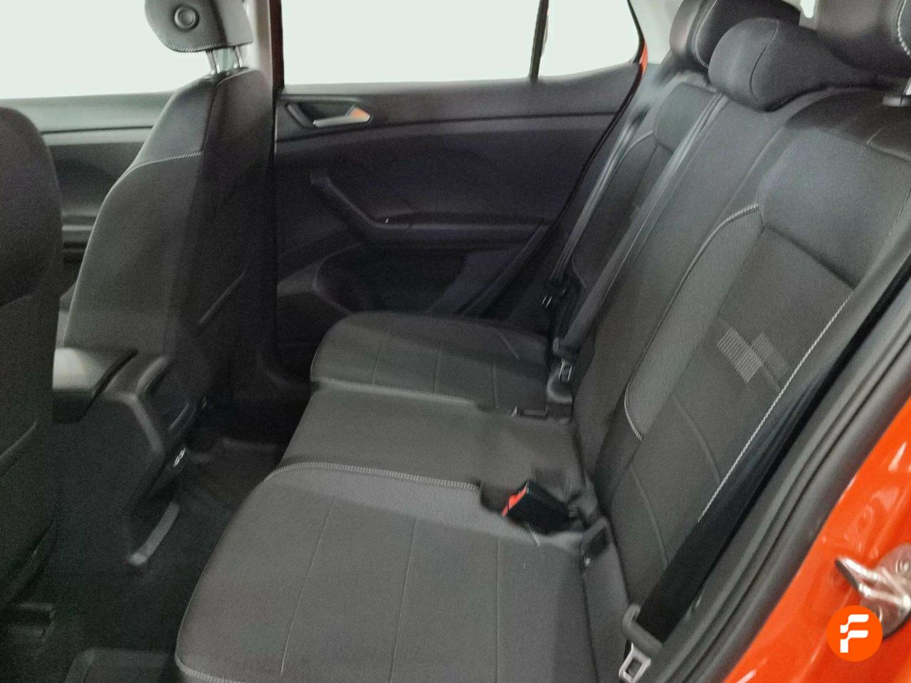 Foto Volkswagen T-Cross 13