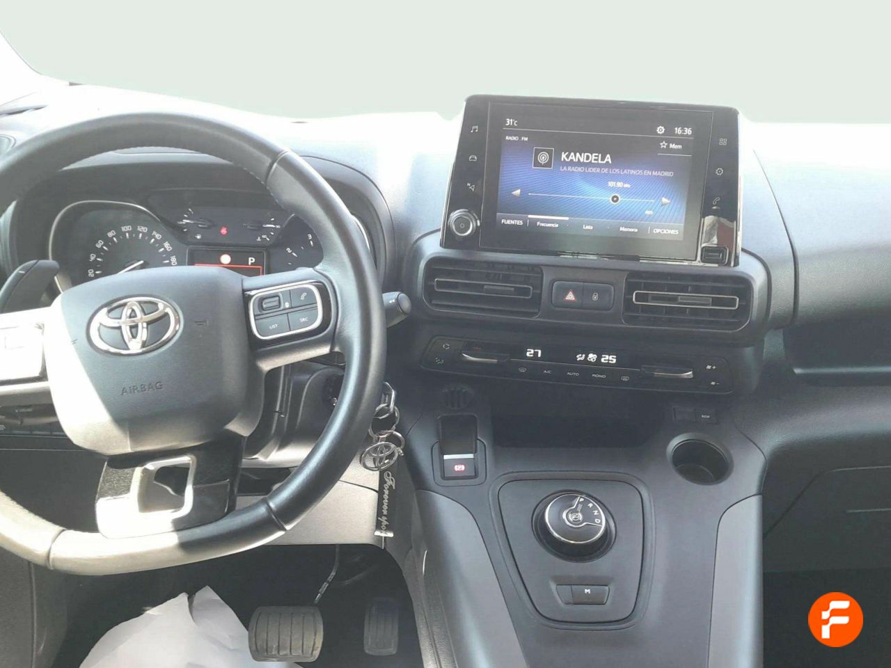 Foto Toyota Proace 12
