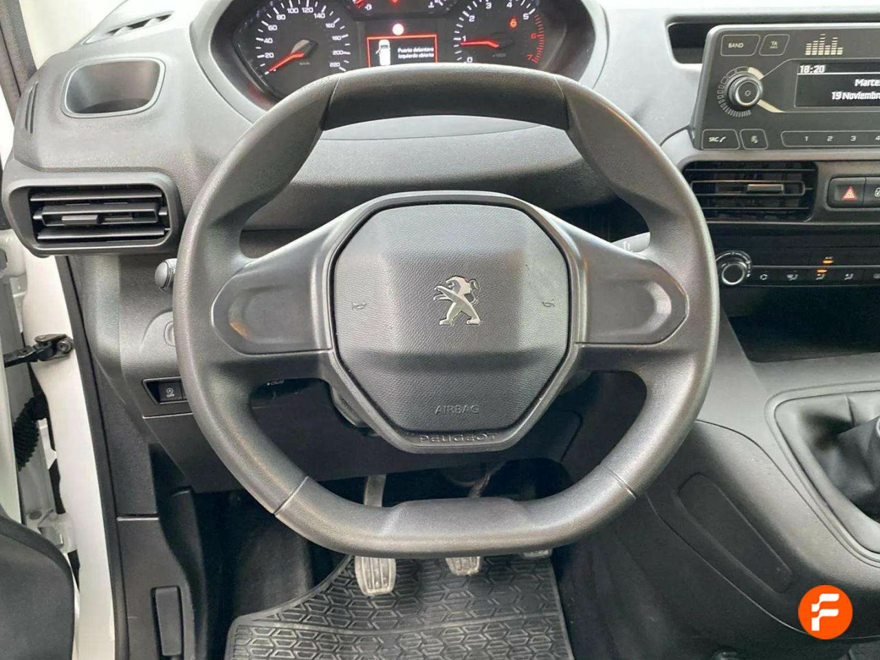 Foto Peugeot Rifter 12