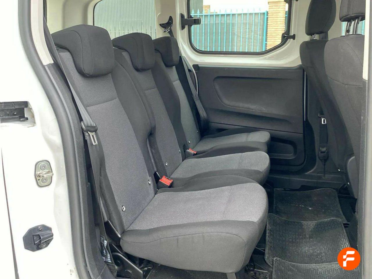 Foto Peugeot Rifter 23
