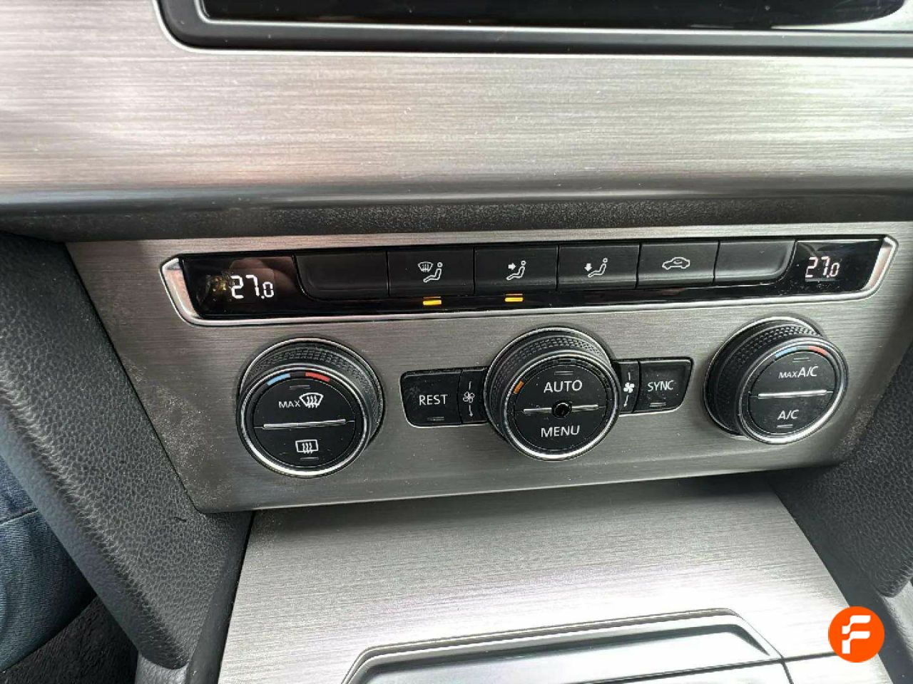 Foto Volkswagen Passat 16