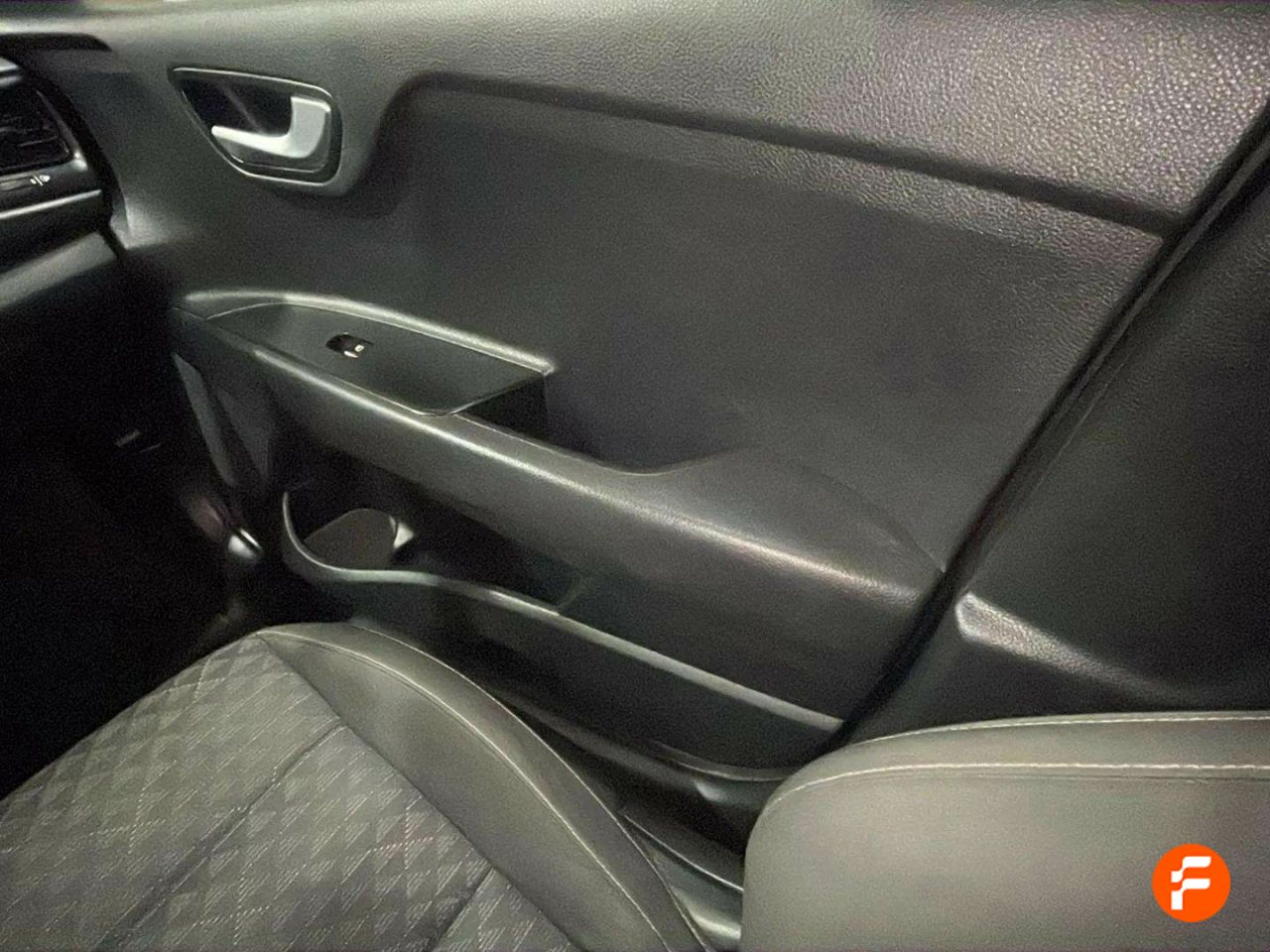 Foto Kia Rio 12