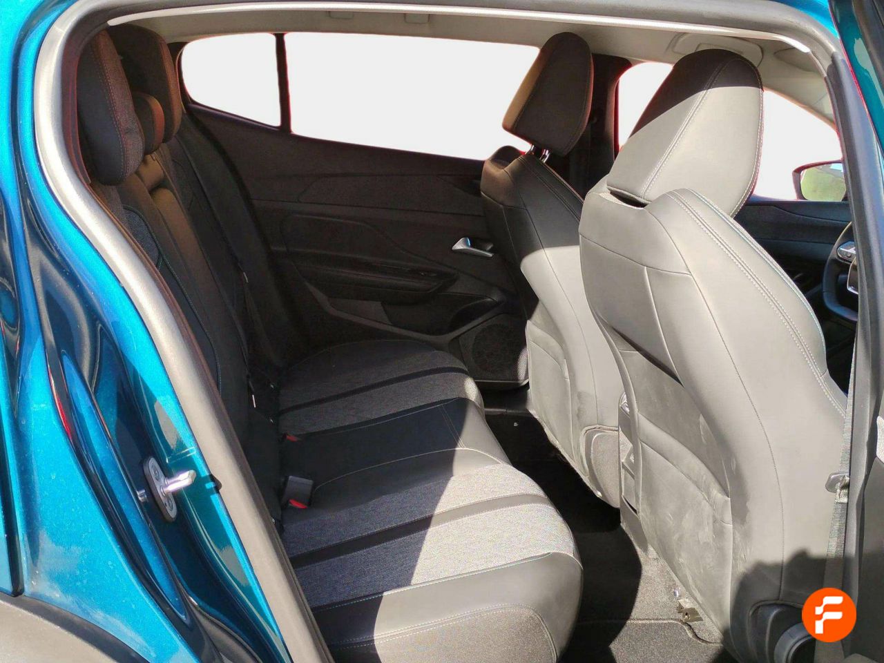 Foto Peugeot 408 16