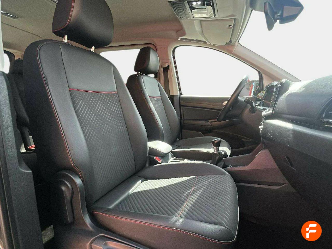 Foto Ford Tourneo Connect 15