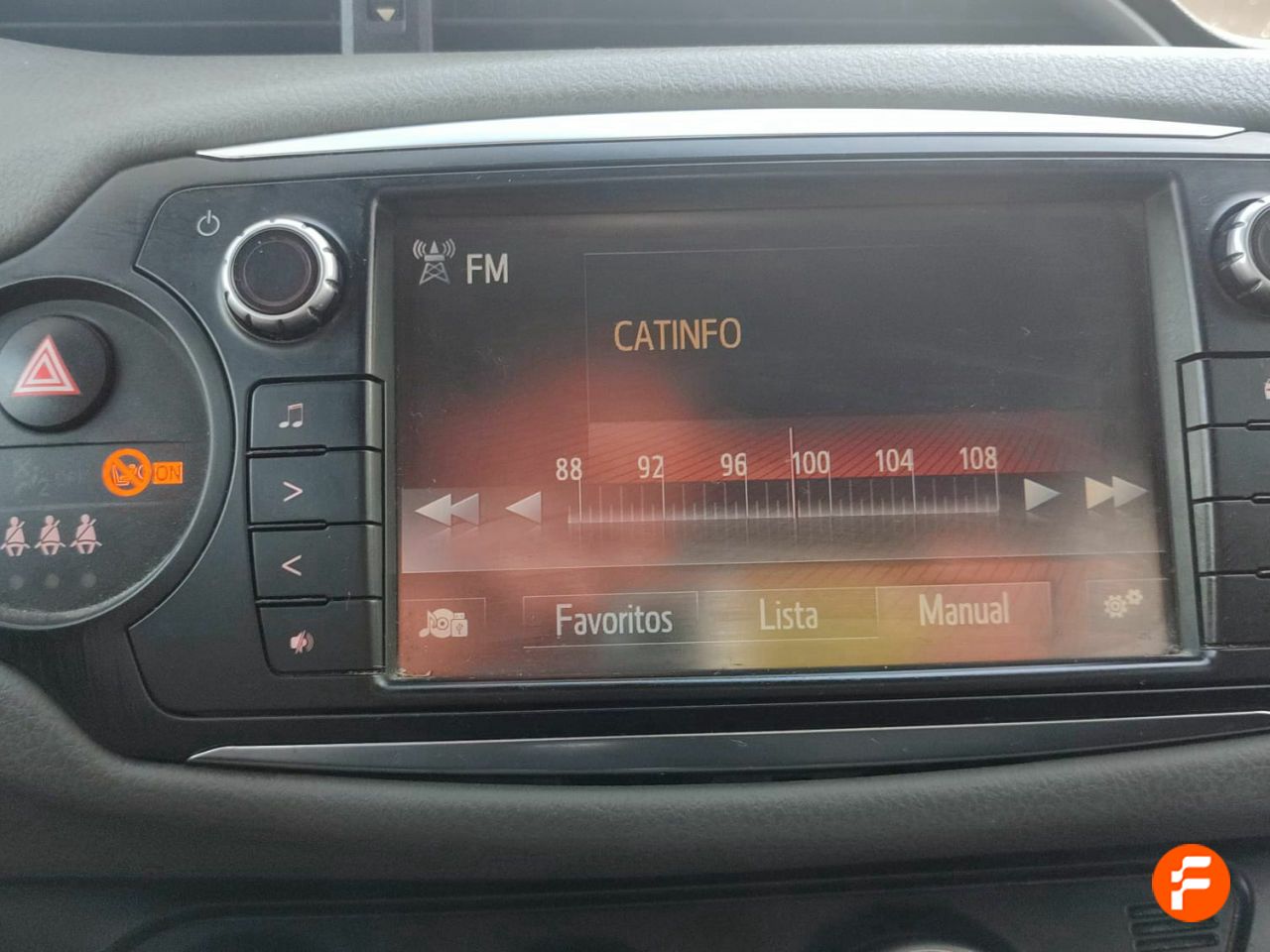 Foto Toyota Yaris 16