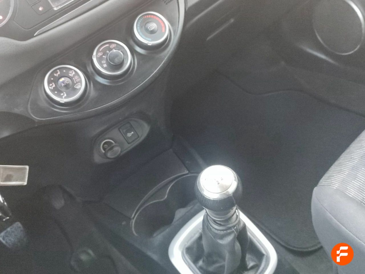 Foto Toyota Yaris 17