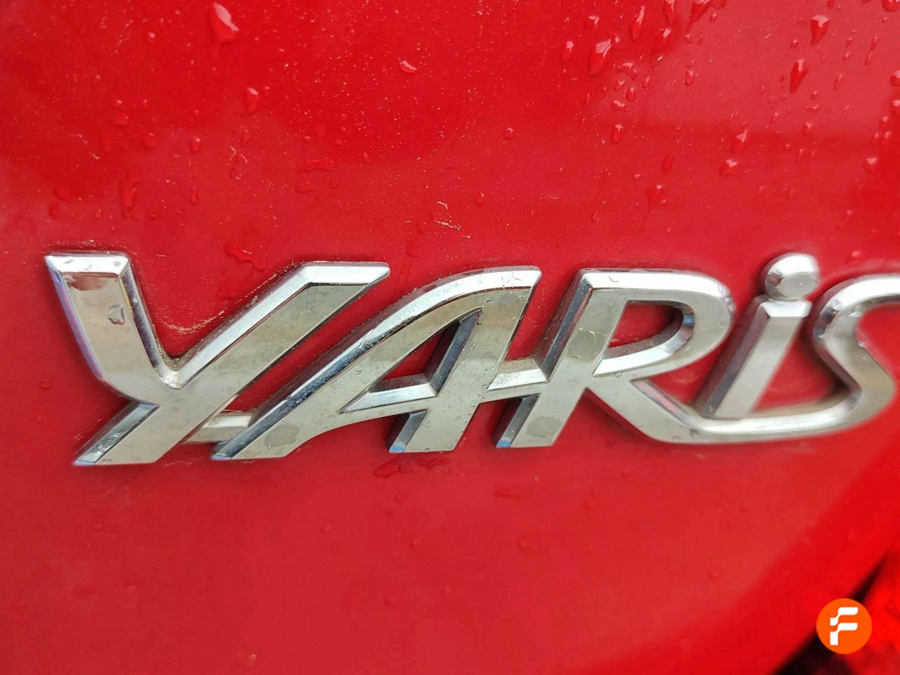 Foto Toyota Yaris 8