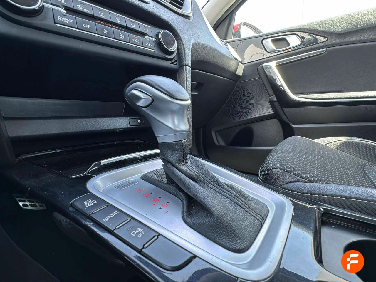 Foto Kia XCeed 14