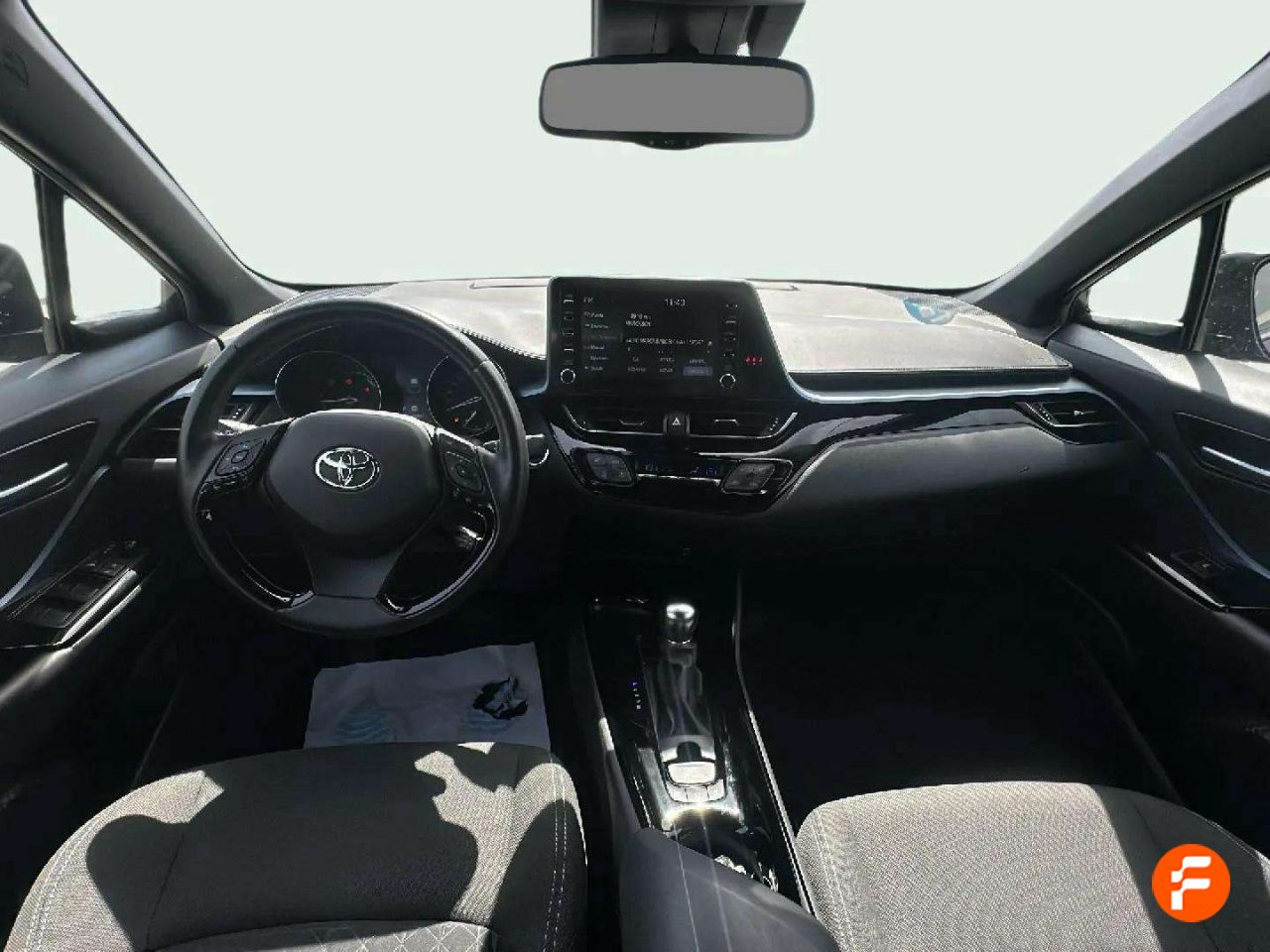 Foto Toyota C-HR 15