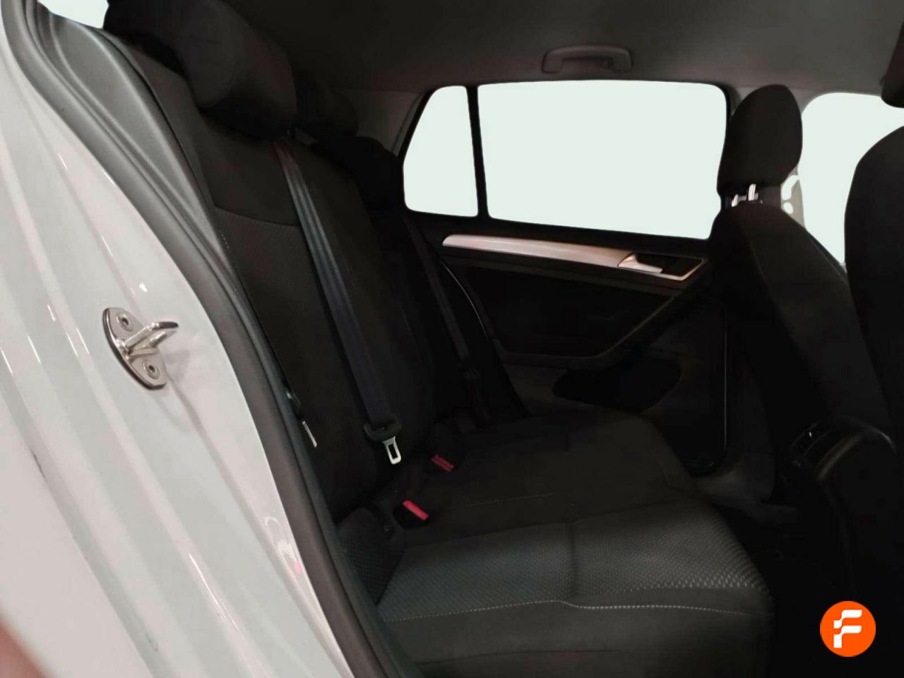 Foto Volkswagen Golf 18