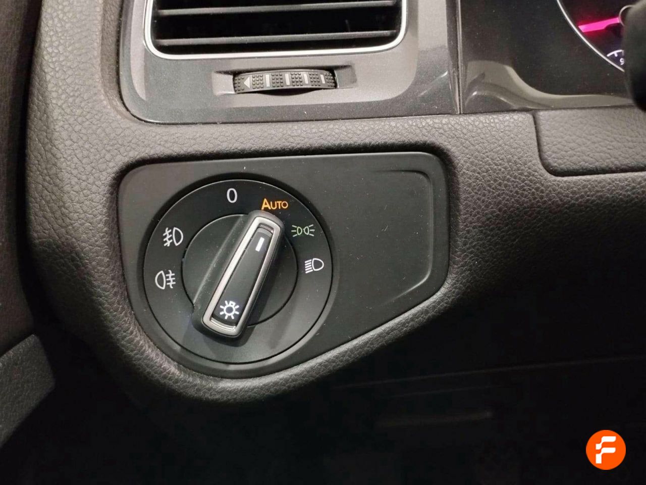 Foto Volkswagen Golf 23