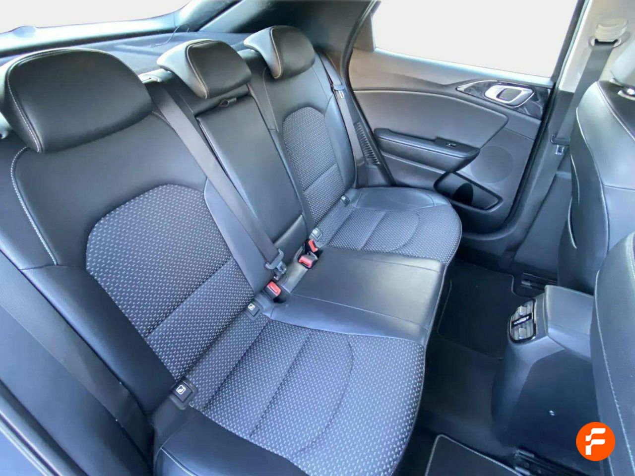 Foto Kia XCeed 16