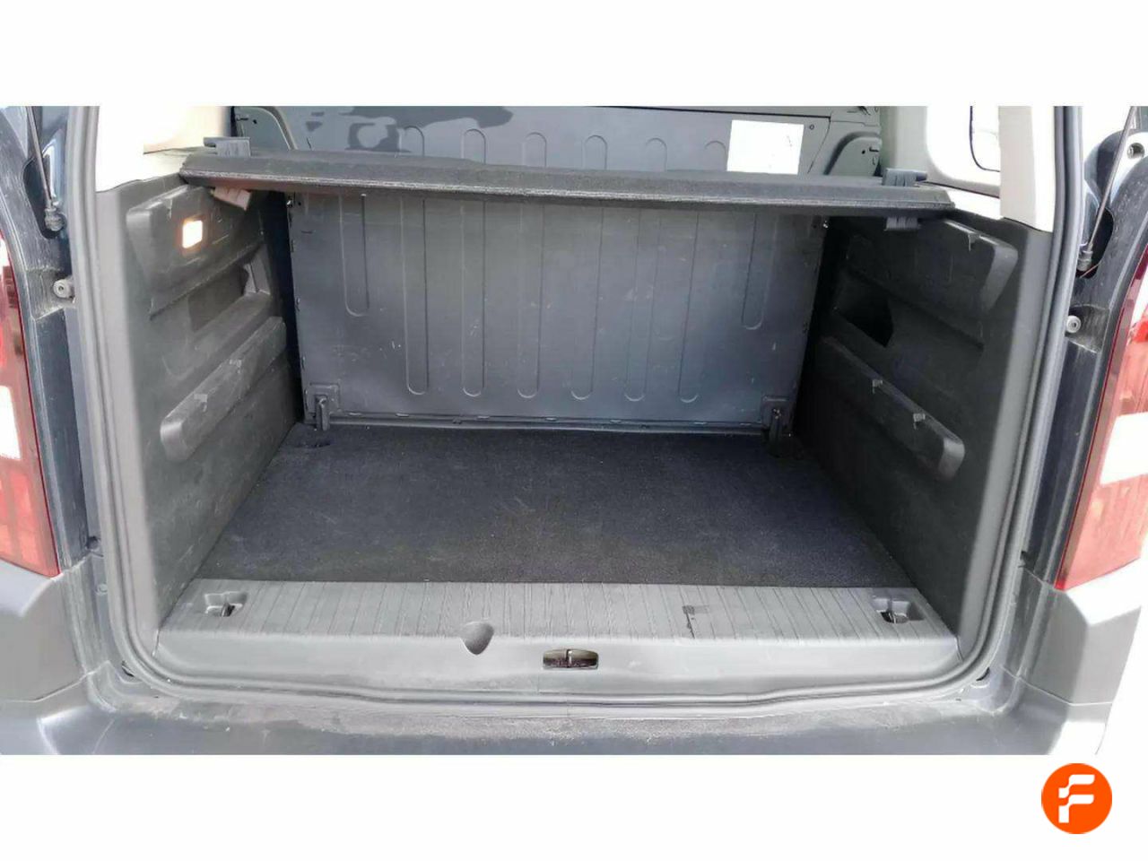 Foto Peugeot Rifter 8