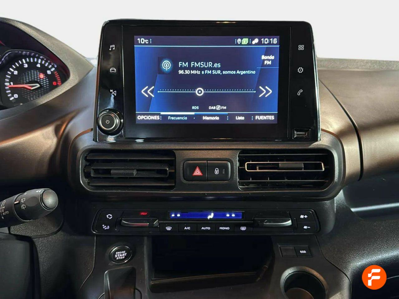 Foto Peugeot Rifter 11