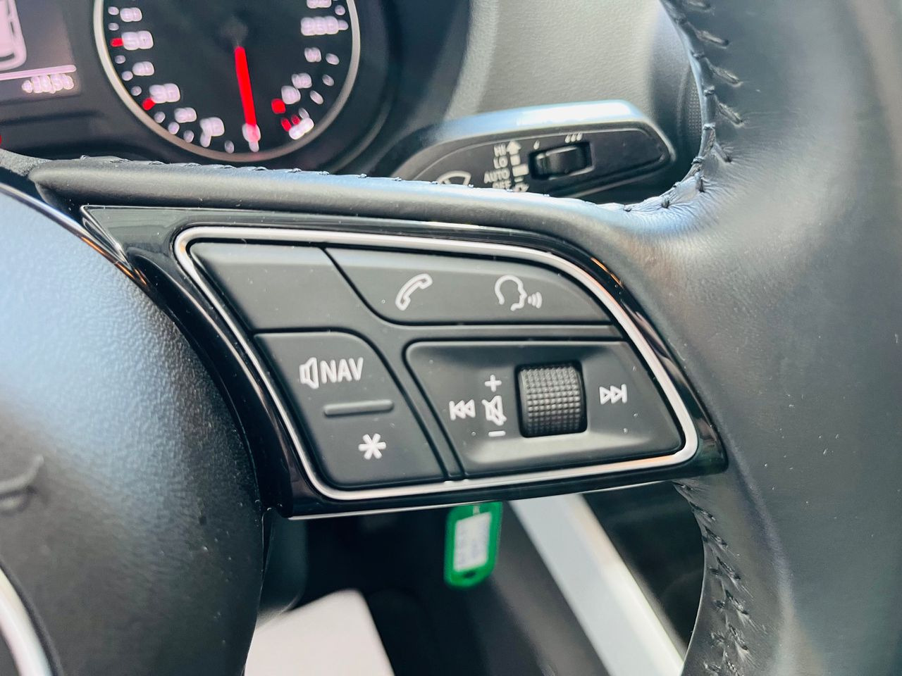 Foto Audi Q2 12