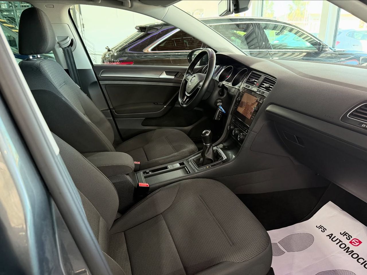 Foto Volkswagen Golf 8