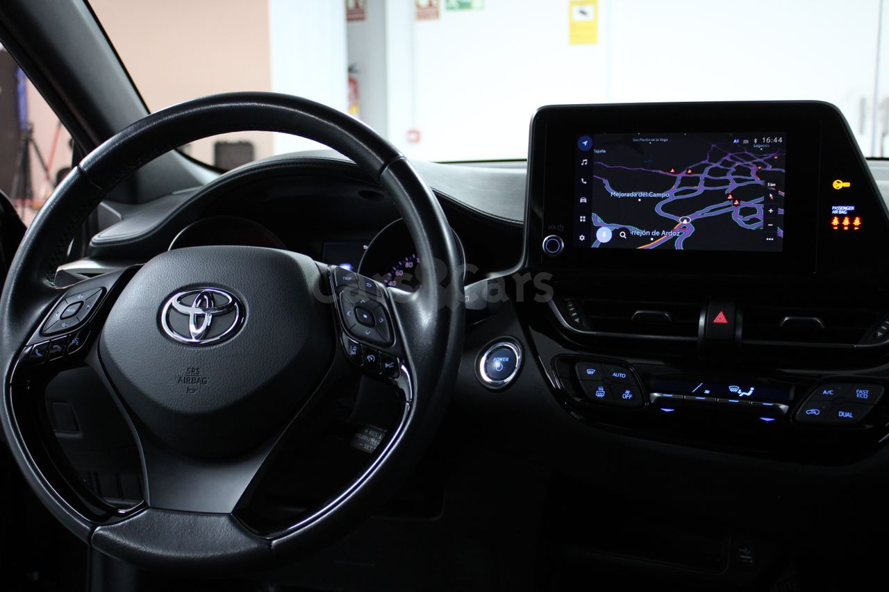 Foto Toyota C-HR 2