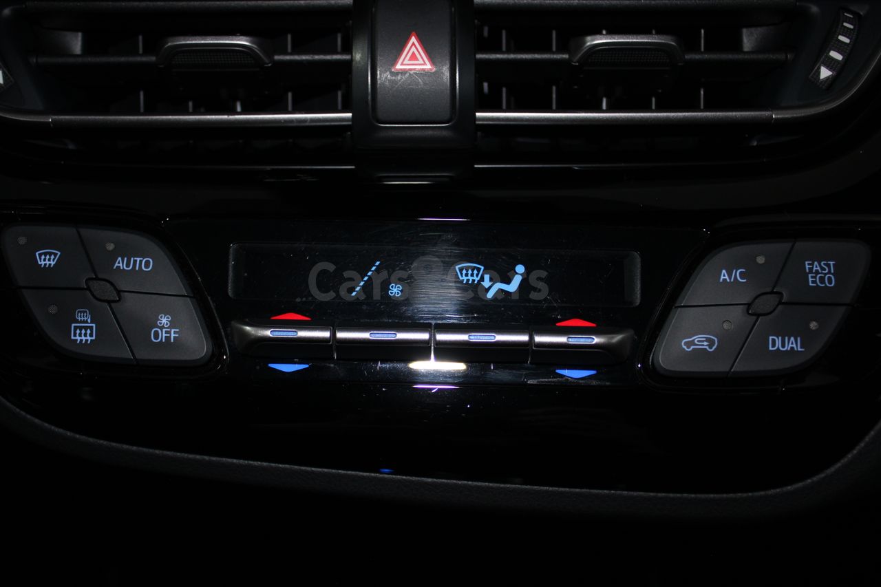 Foto Toyota C-HR 9