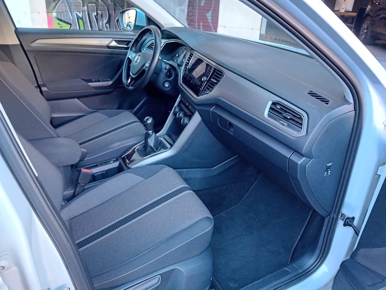 Foto Volkswagen T-Roc 11