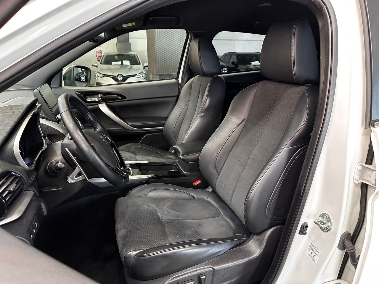 Foto Mitsubishi Eclipse Cross 9