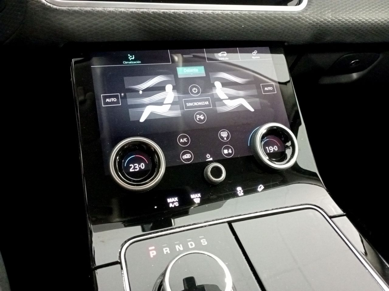 Foto Land-Rover Range Rover Velar 19