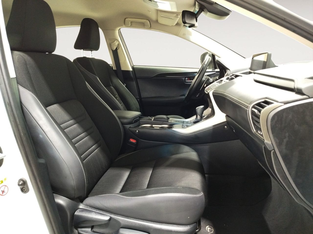 Foto Lexus NX 10