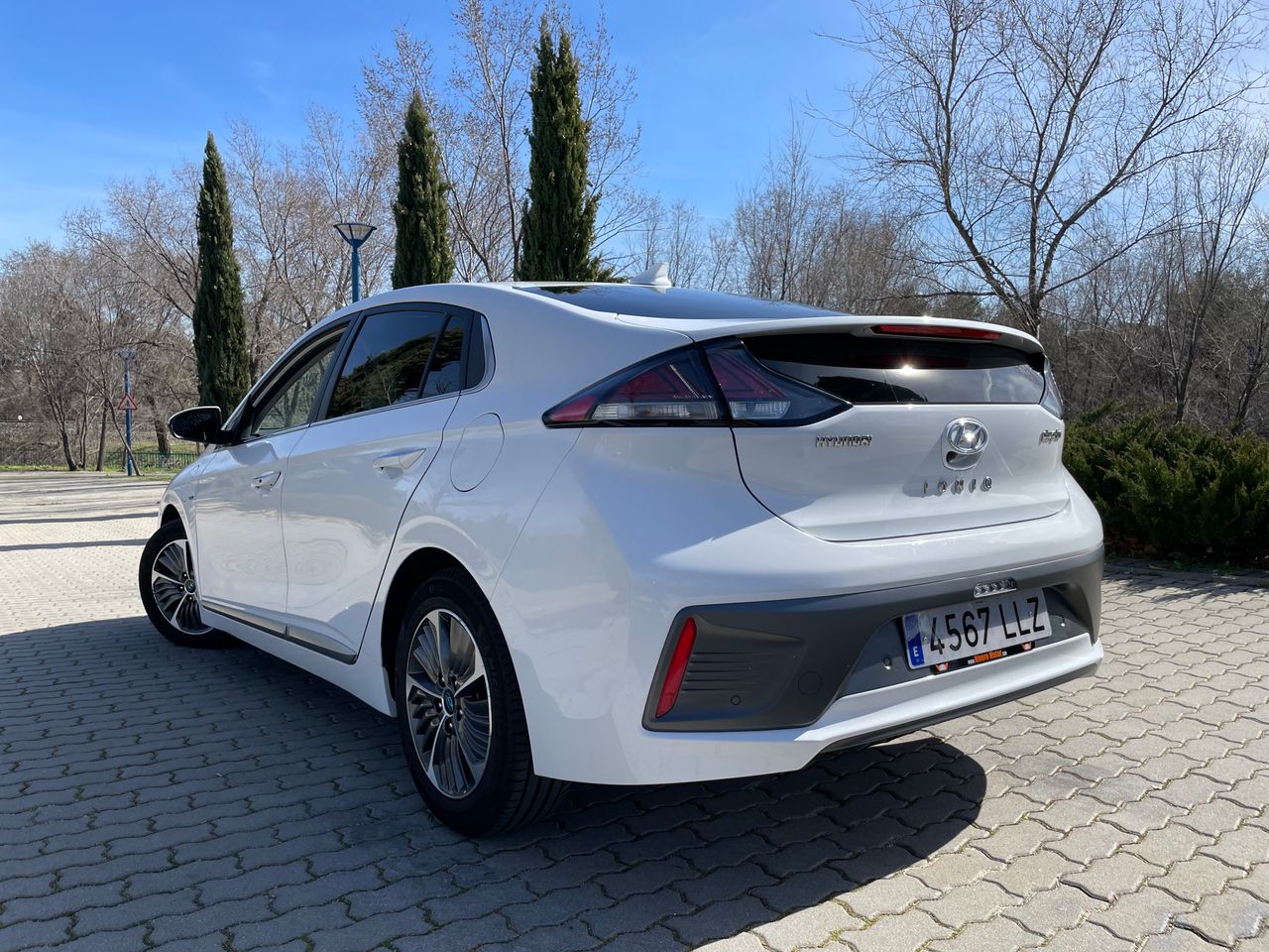 Foto Hyundai IONIQ 4