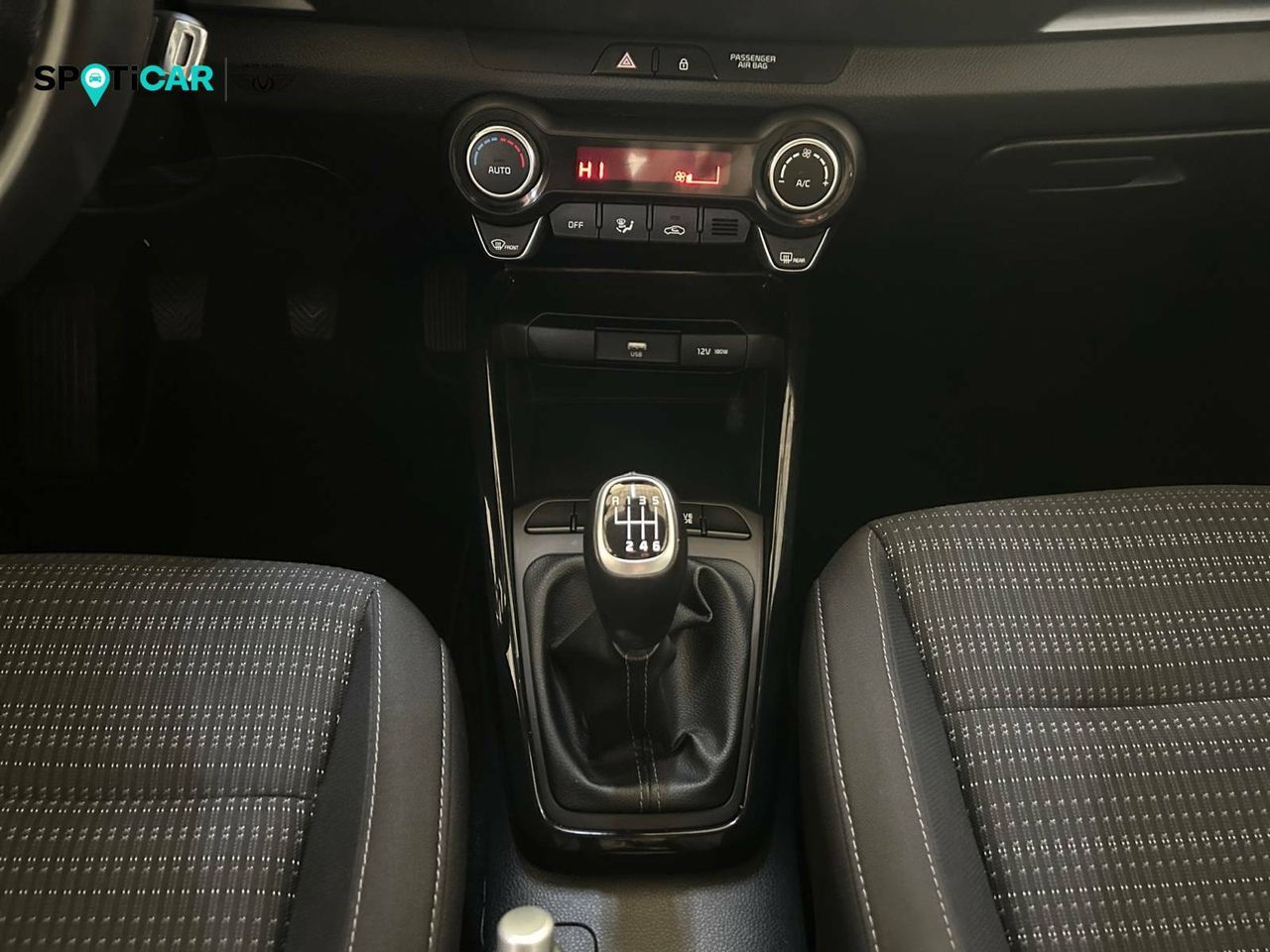 Foto Kia Stonic 11