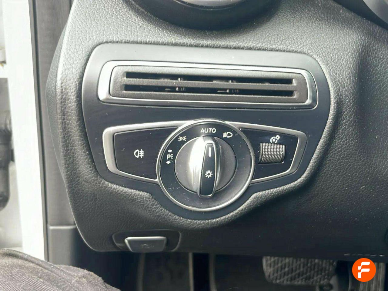 Foto Mercedes-Benz Clase C 30